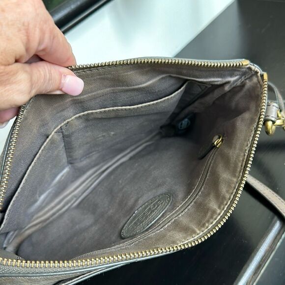 Fossil, genuine, leather Crossbody shoulder handbag purse taupe neutral - Picture 11 of 11
